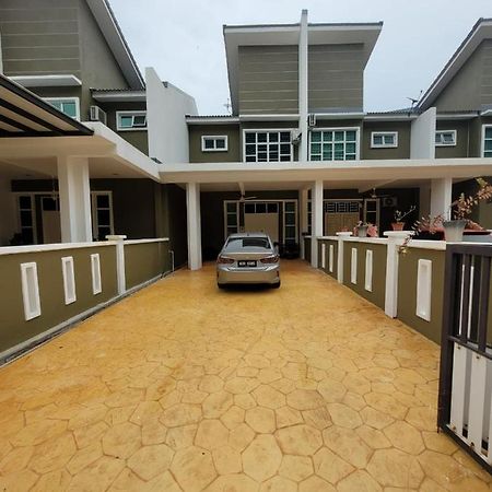 Teduhan Abqory Kuala Terengganu Luaran gambar